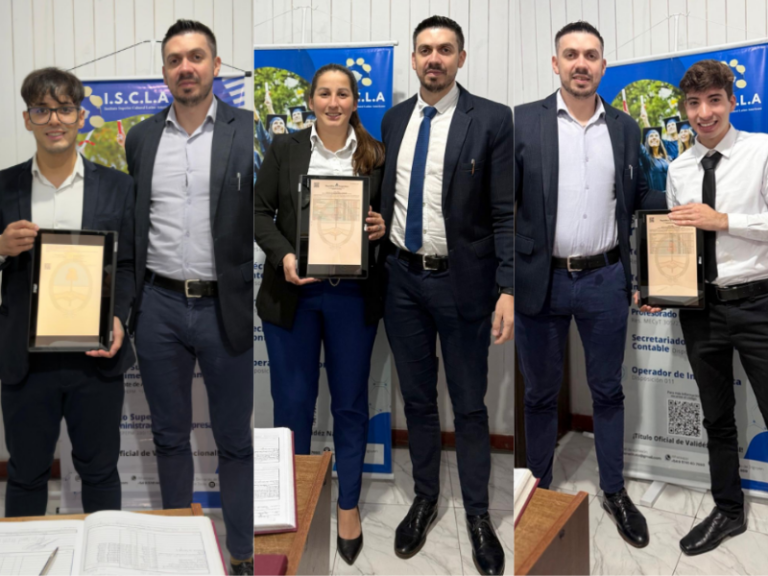 Entrega de títulos a egresados del Nivel Superior